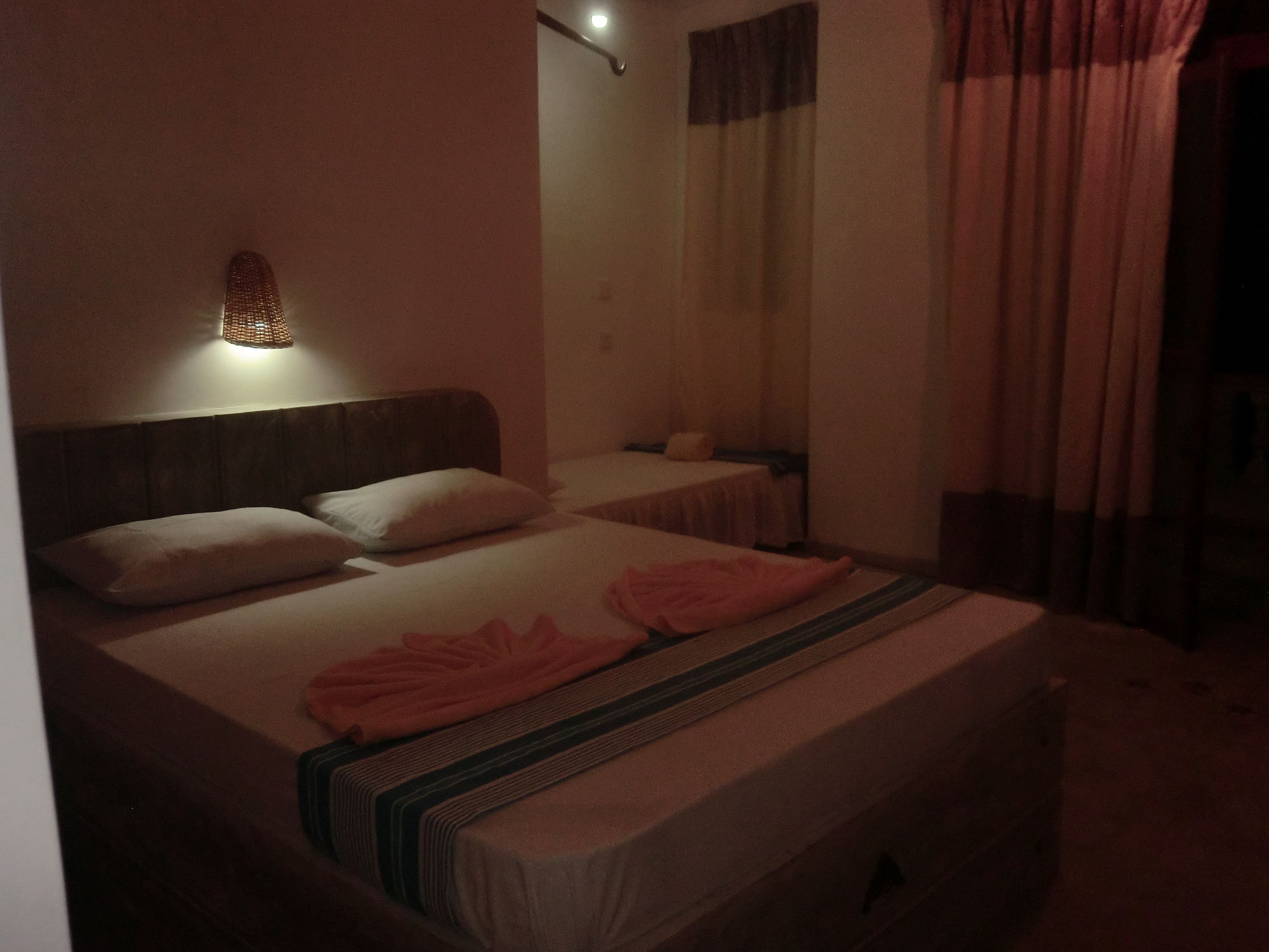 Peacock Wings Guest Hotel Mirissa Luaran gambar